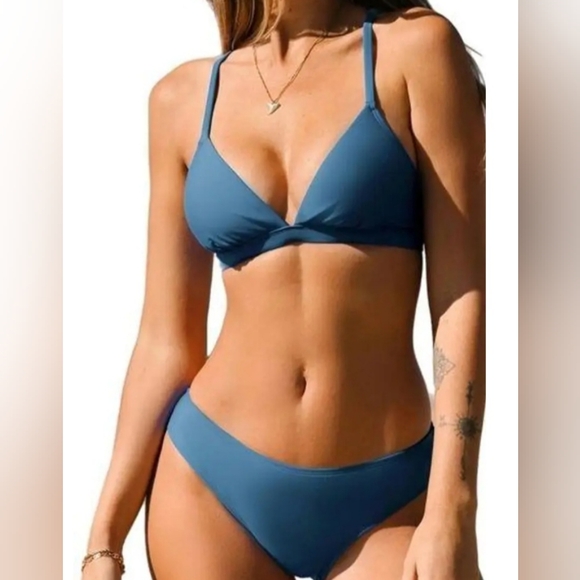 Bikini M-top S-bottom - Picture 2 of 2